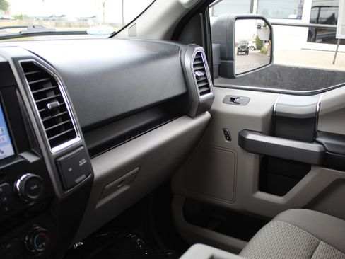 Used 2016 Ford F150 XLT w/ Equipment Group 302A Luxury AWD/4WD image 39