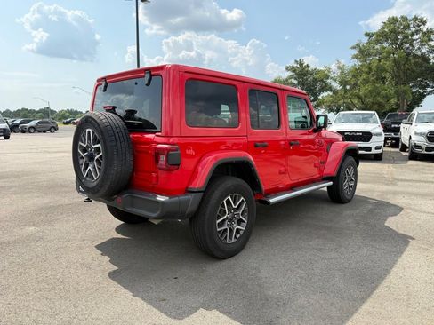 Used 2025 Jeep Wrangler Unlimited Sahara AWD/4WD image 8