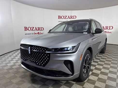 New 2026 Lincoln Nautilus Reserve image 3