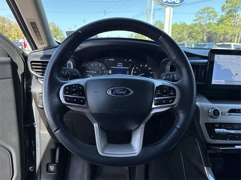 Certified 2021 Ford Explorer XLT w/ Equipment Group 202A image 38