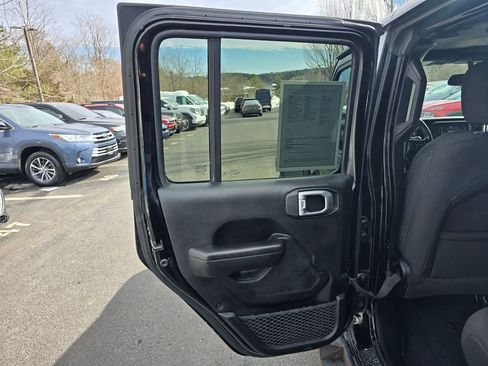Used 2020 Jeep Wrangler Unlimited Sport image 10
