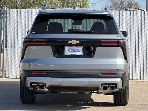 New 2026 Chevrolet Traverse LT w/ Driver Confidence Package AWD/4WD image 5