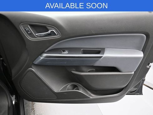 Used 2015 Chevrolet Colorado Z71 AWD/4WD image 36