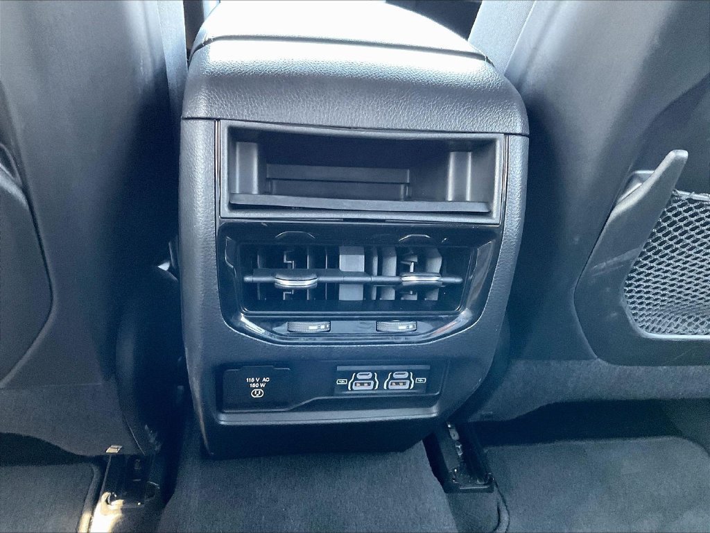 Used 2022 Jeep Grand Cherokee Altitude AWD/4WD image 12