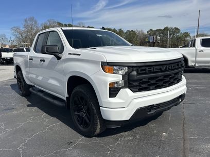 New 2026 Chevrolet Silverado 1500 Custom w/ Turbomax Blackout Package
