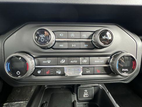 New 2026 Ford Bronco Outer Banks AWD/4WD image 21