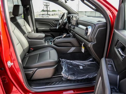 New 2026 Chevrolet Colorado LT w/ LT Convenience Package AWD/4WD image 14