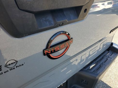 Used 2023 Nissan Frontier Pro-X w/ Pro Convenience Package image 8