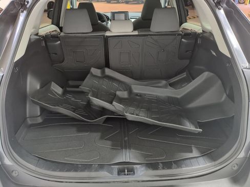 Used 2019 Toyota RAV4 XLE w/ Convenience Package AWD/4WD image 12