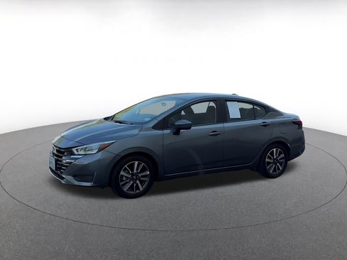 Used 2025 Nissan Versa SV FWD image 8