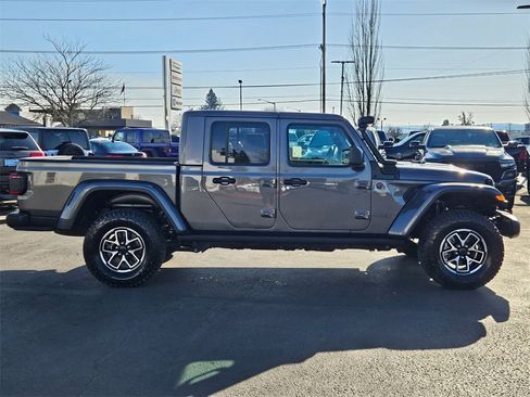 Certified 2025 Jeep Gladiator Rubicon w/ Convenience Group image 7