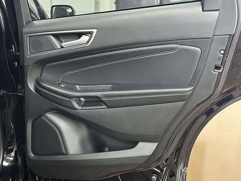 Used 2024 Ford Edge Titanium image 24