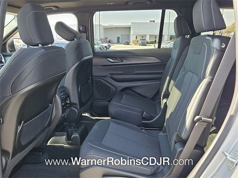 New 2025 Jeep Grand Cherokee L Laredo w/ Luxury Tech Group I image 6