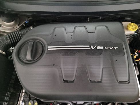 Used 2019 Jeep Cherokee Latitude w/ Popular Appearance Group FWD image 30