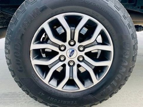 Used 2021 Ford F150 Lariat w/ Max Trailer Tow Package image 10