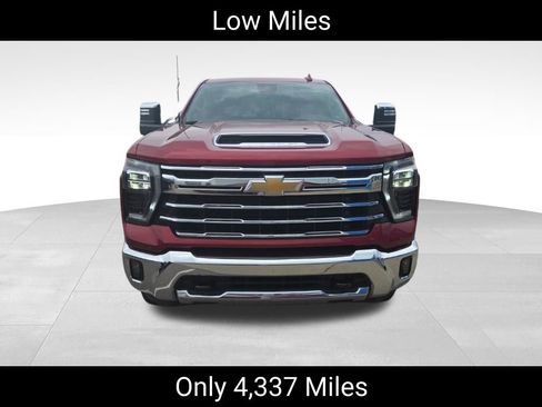 Used 2025 Chevrolet Silverado 2500 LTZ w/ LTZ Convenience Package AWD/4WD image 2