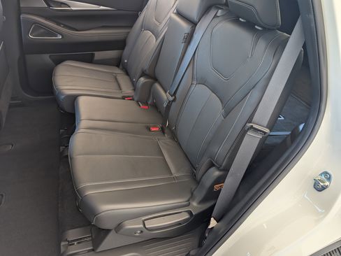 Used 2025 INFINITI QX60 Luxe image 18