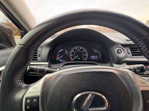 Used 2012 Lexus CT 200h Premium image 16