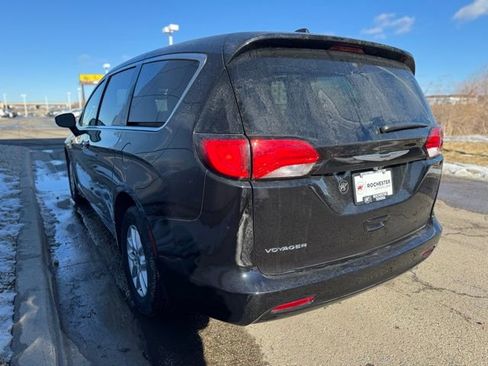 Used 2024 Chrysler Voyager LX image 42