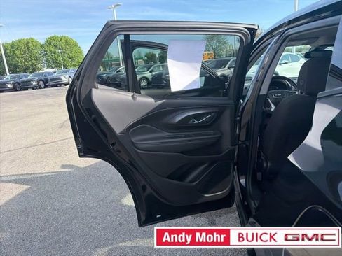 Used 2024 GMC Terrain SLE FWD image 23