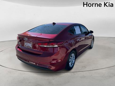 Used 2017 Hyundai Elantra SE image 4