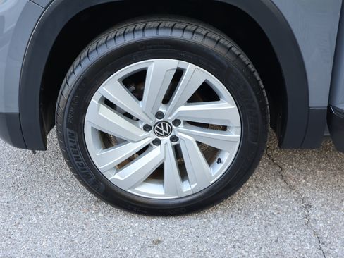 Used 2021 Volkswagen Atlas Cross Sport SE w/ Panoramic Sunroof Package image 13