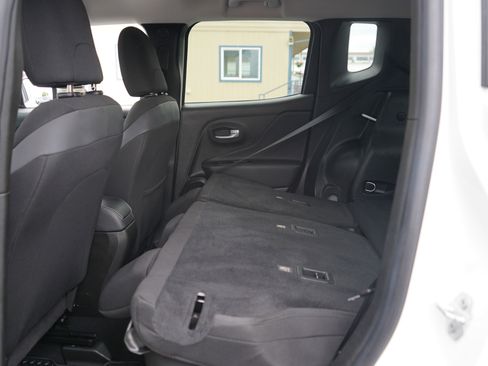 Used 2023 Jeep Renegade Latitude image 27