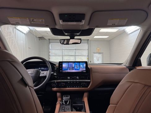 New 2026 Nissan Pathfinder Platinum image 22