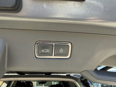 Used 2024 Kia EV9 Light Long Range RWD image 36