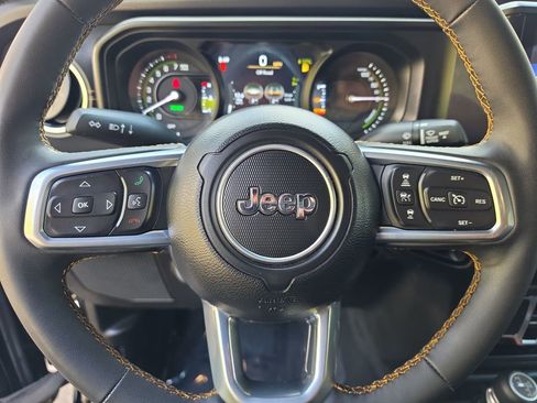 Used 2024 Jeep Wrangler Unlimited Sahara AWD/4WD image 12