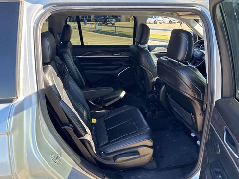 Used 2021 Jeep Grand Cherokee L Limited image 12