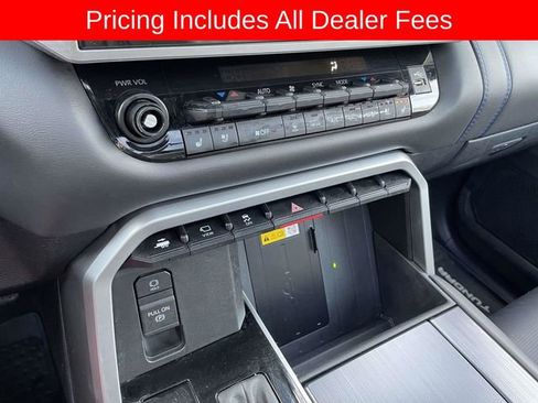 Used 2024 Toyota Tundra Platinum AWD/4WD image 30