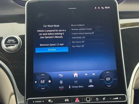 Used 2025 Mercedes-Benz GLC 300 4MATIC image 30