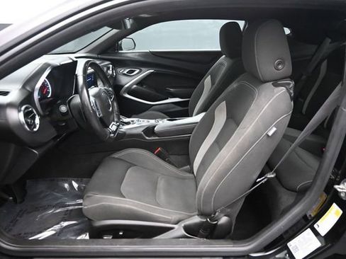 Used 2022 Chevrolet Camaro LT RWD image 7