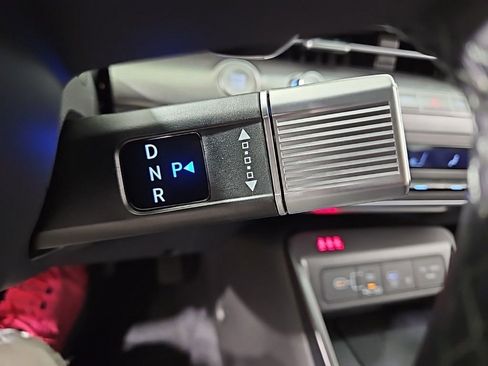 Used 2025 Hyundai Kona Limited image 26