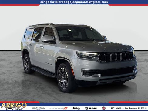 Used 2022 Jeep Wagoneer Series III RWD image 1