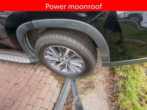 Used 2019 Toyota Highlander XLE FWD image 5