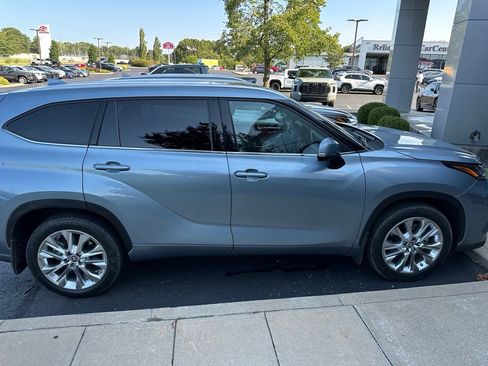 Used 2023 Toyota Highlander Limited AWD/4WD image 8