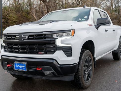 Used 2024 Chevrolet Silverado 1500 LT Trail Boss image 2