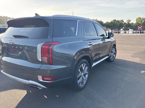 Used 2021 Hyundai Palisade Limited FWD image 2