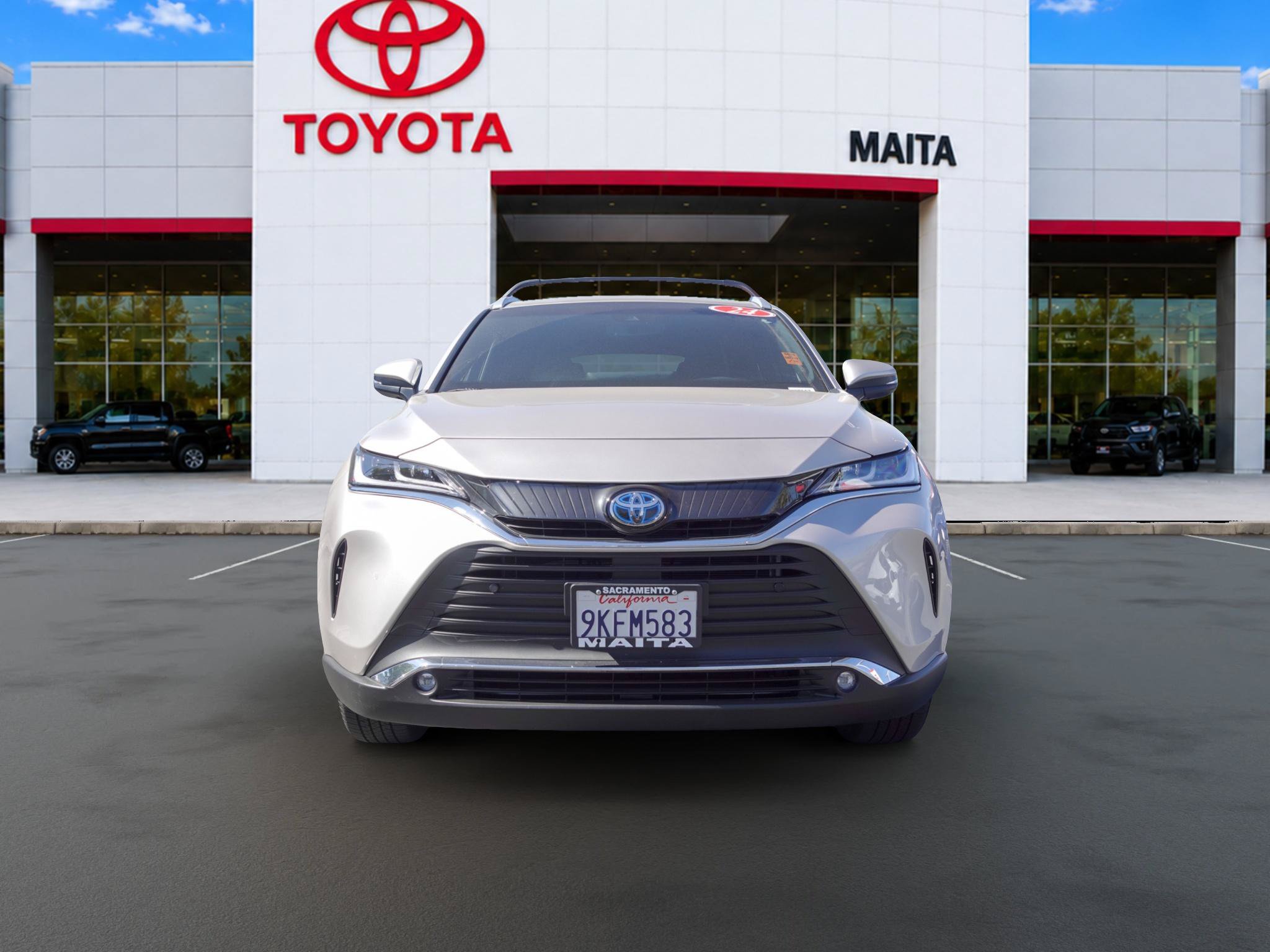 Used 2024 Toyota Venza XLE AWD/4WD image 8