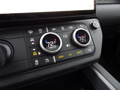 New 2026 Land Rover Defender 110 S image 21