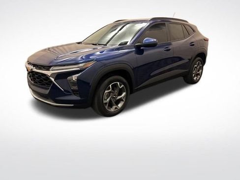Used 2024 Chevrolet Trax LT FWD image 1