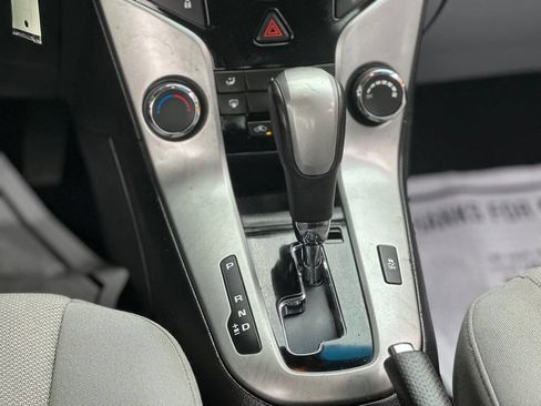 Used 2014 Chevrolet Cruze LT image 13