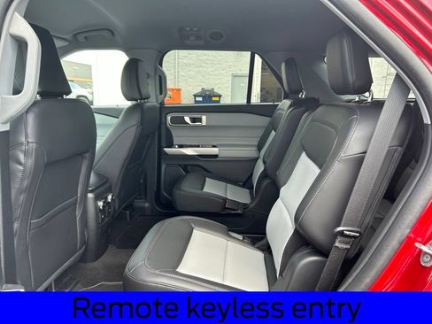 Used 2024 Ford Explorer XLT w/ Equipment Group 202A AWD/4WD image 7