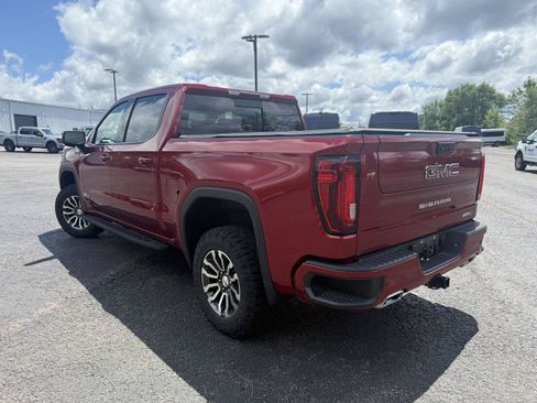 Used 2023 GMC Sierra 1500 AT4 w/ AT4 Premium Package AWD/4WD image 3