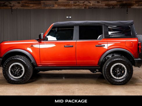 Used 2023 Ford Bronco Black Diamond w/ Sasquatch Package image 8