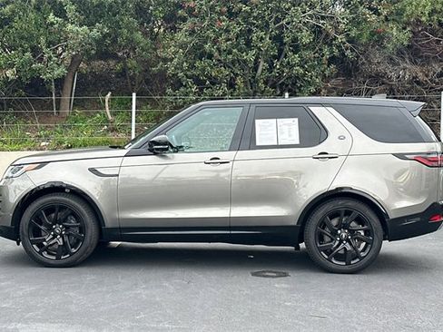 Certified 2024 Land Rover Discovery Dynamic SE image 2