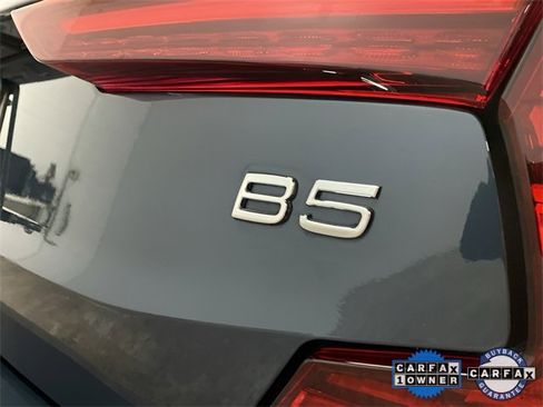 Used 2025 Volvo S60 B5 Core image 96