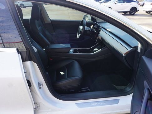 Used 2019 Tesla Model 3 image 18